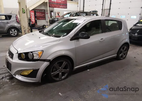 2015 Chevrolet Sonic Rs Manual из США, поврежденный, VIN 1G1JH6SB4F4107013
